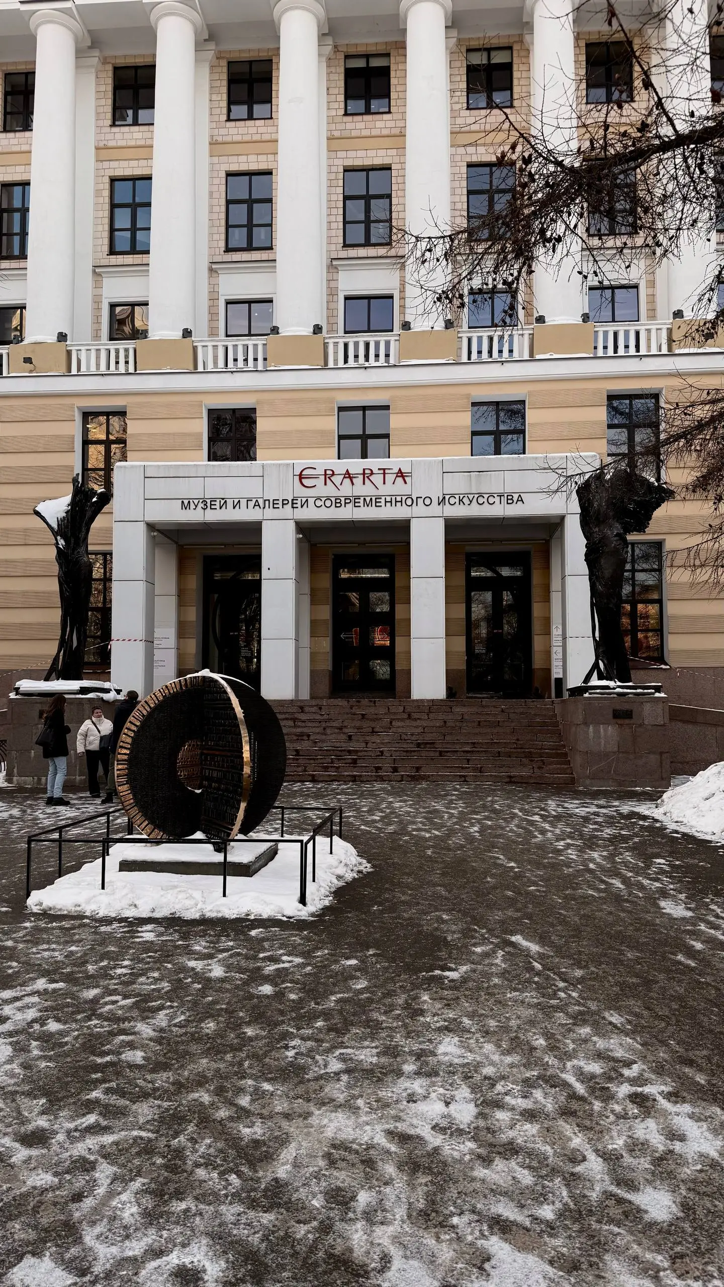 Санкт-Петербург. Спонтанно и по делу.
Про отпуск я писал в прошлом посте, а теперь почти противоположность. Короткая дорога, знакомый город, минимум ожиданий | Сетка — социальная сеть от hh.ru