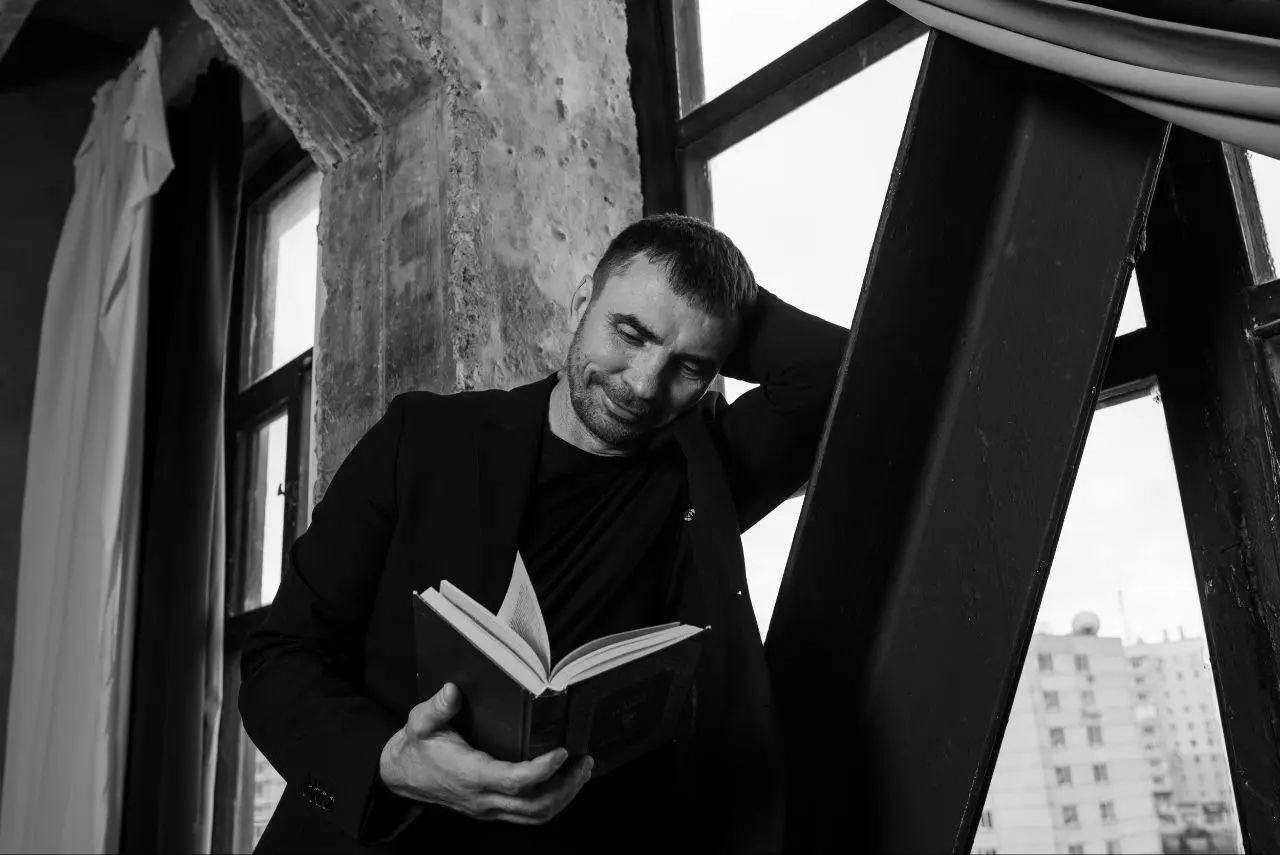 Мы живём в эпоху переизбытка информации.
Парадокс в том, что знаний становится всё больше, а результатов — не всегда | Сетка — социальная сеть от hh.ru