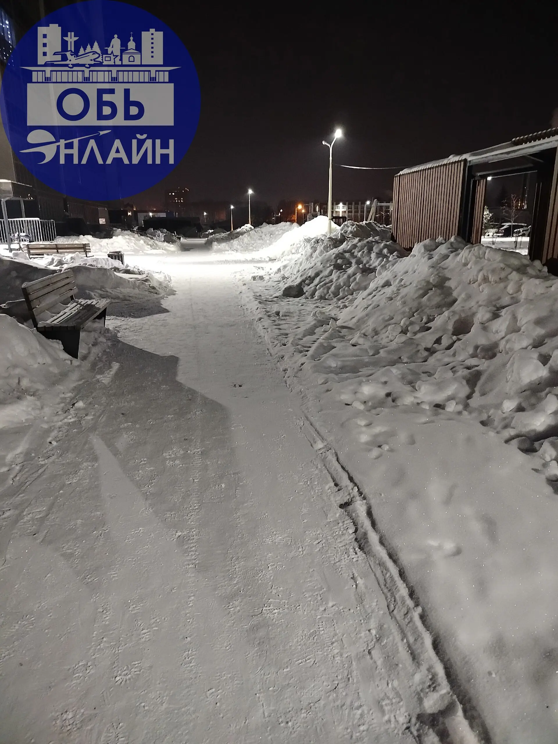 ↗ Радует конечно что зима такая морозная 🥶 и снежная 🌨️ ❄️ но с такой уборкой дорог и придомовых территорий от снега, стоит начинать готовиться к весне😅 пара резиновых сапог будет в самый раз.. | Сетка — социальная сеть от hh.ru