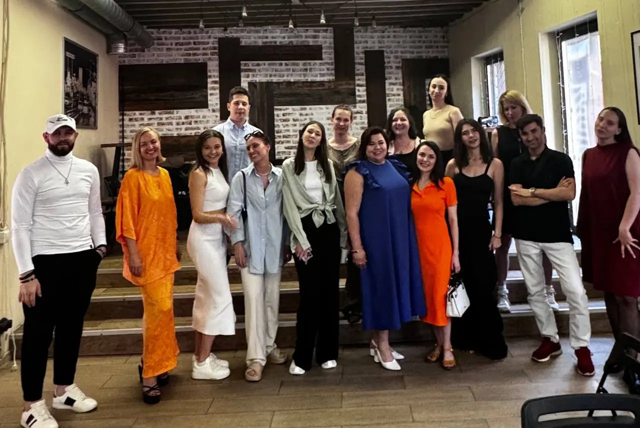 Рост в профессии - что это?
Сейчас я активно обучаюсь с помощью консультаций уже опытных ребят | Сетка — социальная сеть от hh.ru