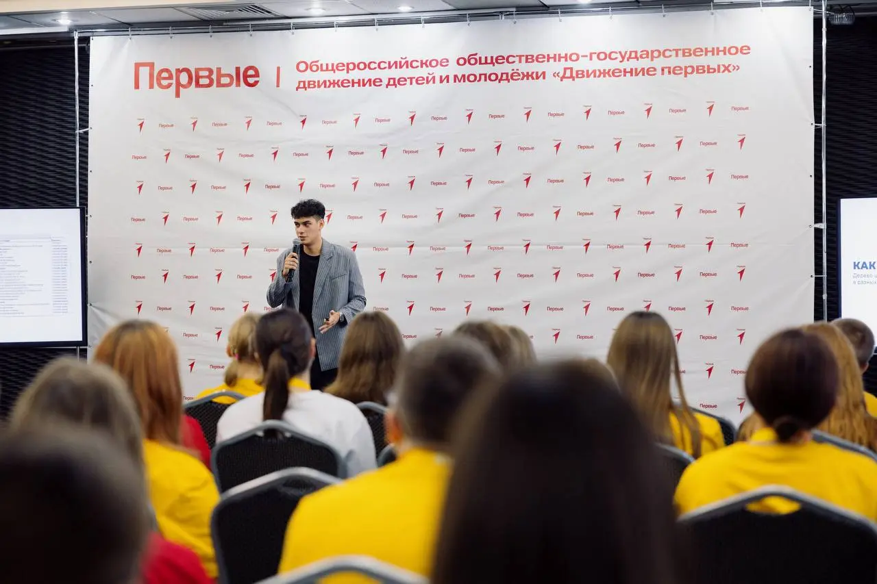 В каждое дело нужно добавлять изюминку 🤌🏼
Делюсь своей фишкой, без которой я – не я. Я бы даже сказал, что это деталь моего личного бренда, которую я решил когда-то в себе взрастить | Сетка — социальная сеть от hh.ru