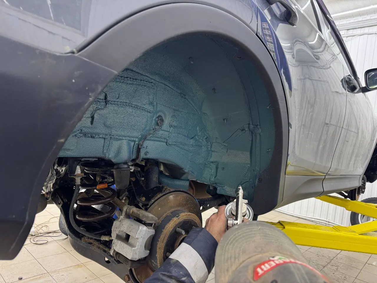 Защита и уход за автомобилем: инвестиция в долговечность и внешний вид
Ваш автомобиль — не просто средство передвижения, а значимая инвестиция | Сетка — социальная сеть от hh.ru