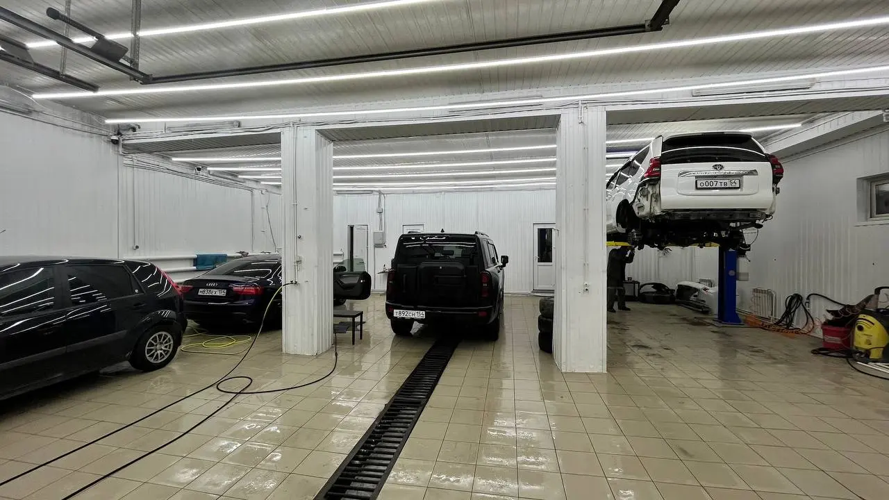 Защита и уход за автомобилем: инвестиция в долговечность и внешний вид
Ваш автомобиль — не просто средство передвижения, а значимая инвестиция | Сетка — социальная сеть от hh.ru