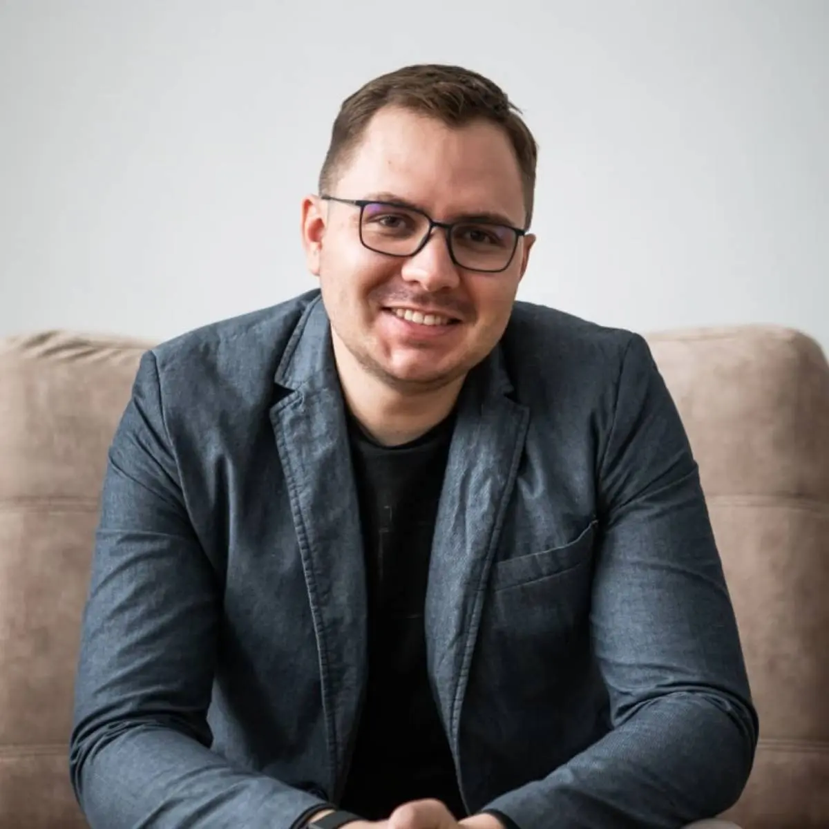 Бронислав Опарин | Сетка — социальная сеть от hh.ru