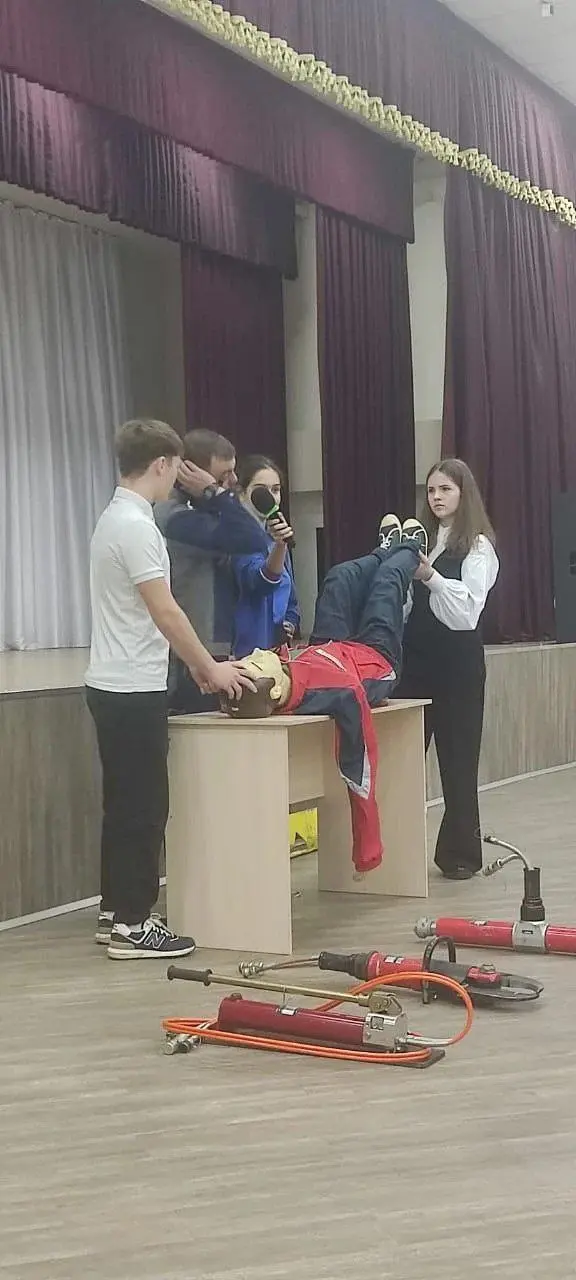 👨‍🚒 Около тысячи ставропольских детей научились безопасности благодаря спасателям!
В 2025 году спасатели провели 14 занятий в школах и детских садах, где обучили почти тысячу детей | Сетка — социальная сеть от hh.ru
