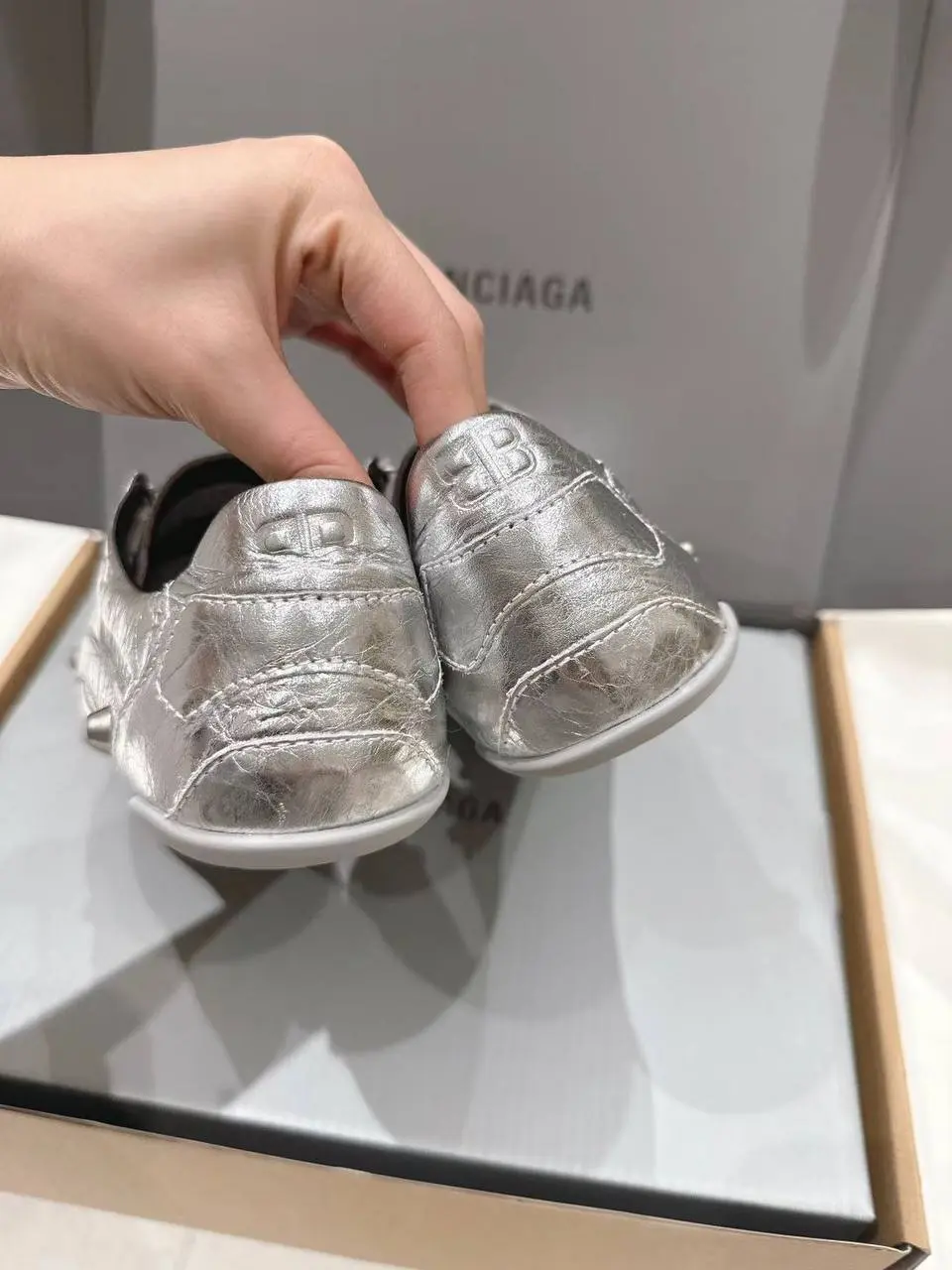 ▪️Премиум
▪️В наличии 36-41 размеры
▪️Цена 16.500₽
▪️Доставка-примерка по Москве
▪️ +7 (968) 431-64-42
▪️Отправка в регионы ✈️ в этот же день | Сетка — социальная сеть от hh.ru