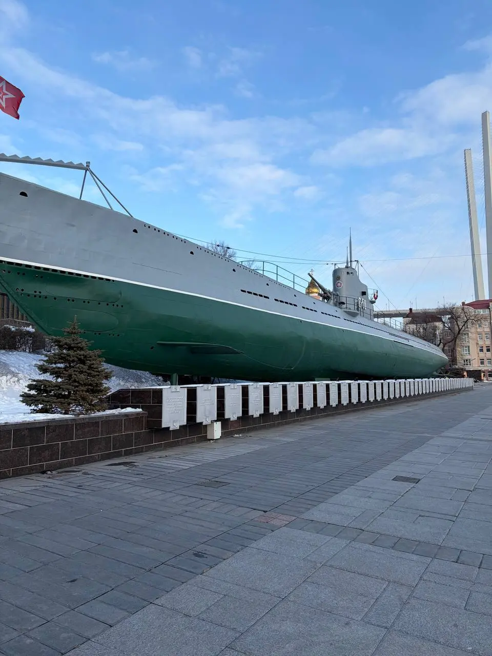 Владивосток — город на юге Дальнего Востока России, административный центр Приморского края и Владивостокского городского округа, а также с 13 декабря 2018 года — центр Дальневосточного федерального о... | Сетка — социальная сеть от hh.ru