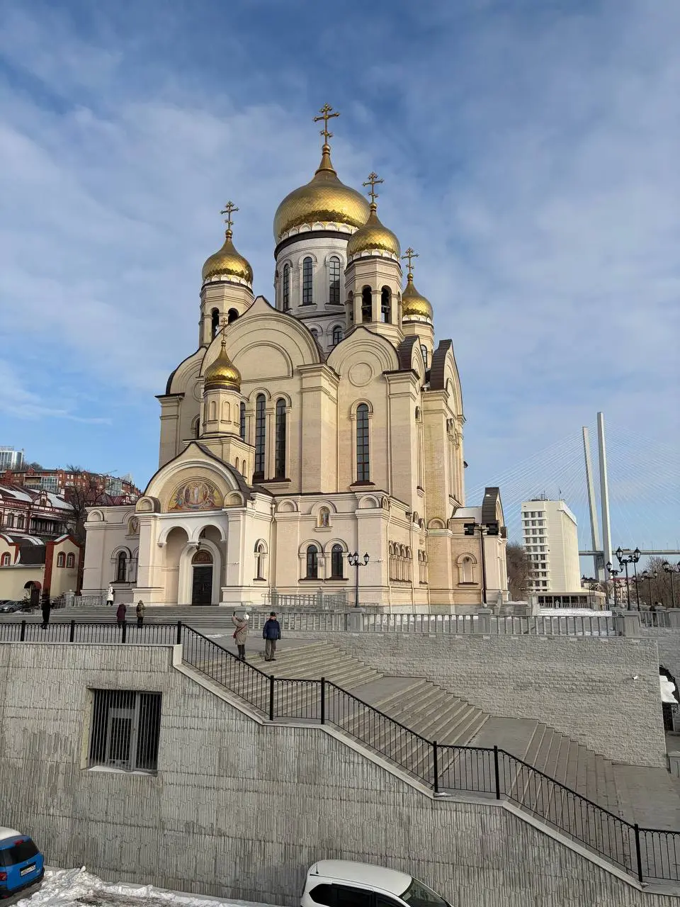 Владивосток — город на юге Дальнего Востока России, административный центр Приморского края и Владивостокского городского округа, а также с 13 декабря 2018 года — центр Дальневосточного федерального о... | Сетка — социальная сеть от hh.ru