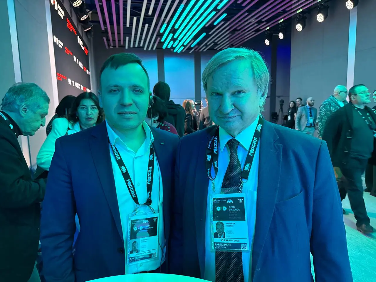 Погружение в будущее: Мегатренды глазами тех, кто формирует нашу реальность
Вчера мне посчастливилось побывать на мощнейшем мероприятии в национальном центре «Россия» | Сетка — социальная сеть от hh.ru