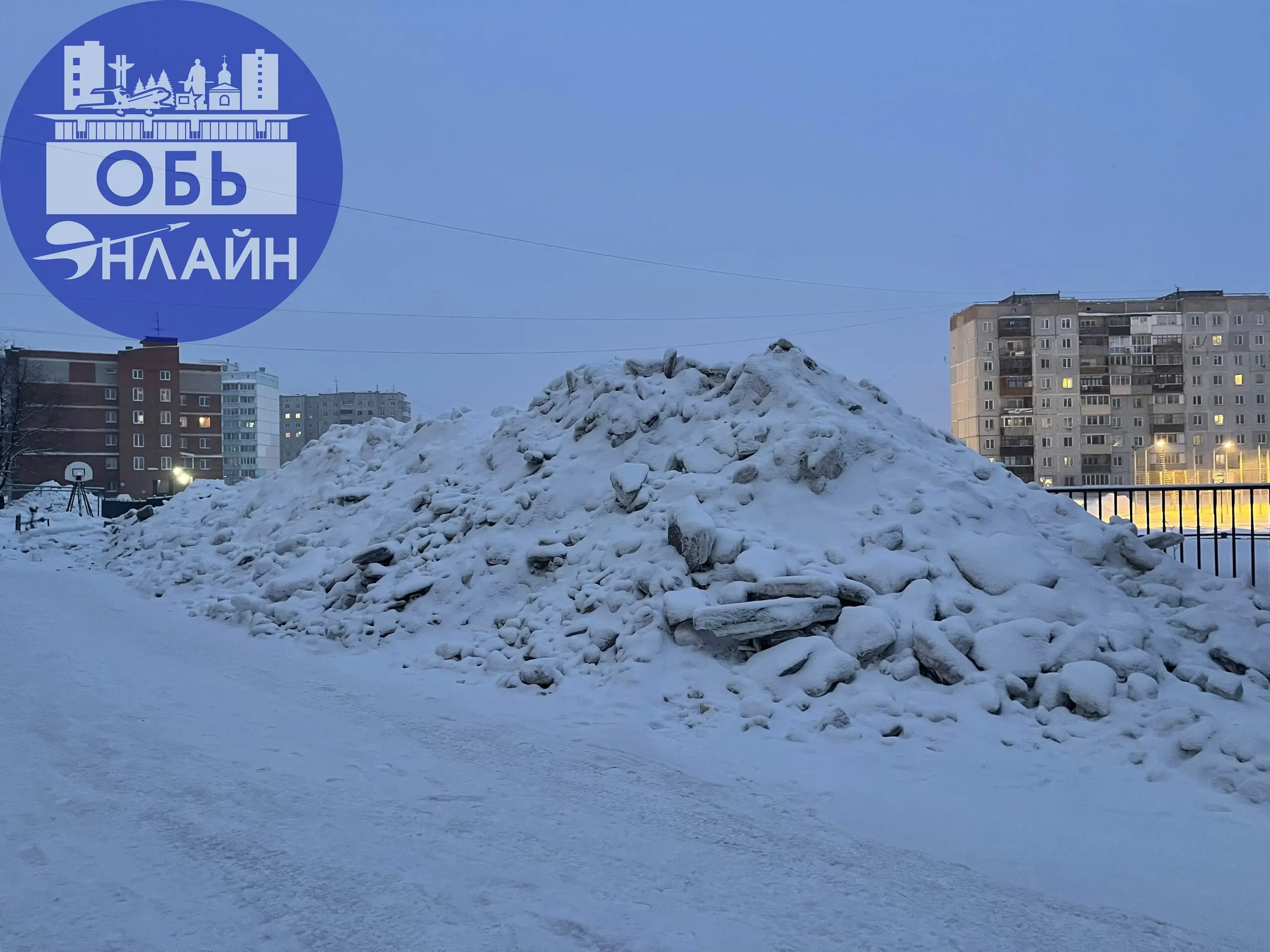 ↗ Вот такая гора выросла у нас на Чкалова, 40. Завален парковочный карман. Ждем, когда вывезут это "добро".
vk.ru
Подробнее на https://vk.com/ob.gorod
#городобь #городобьонлайн #толмачево | Сетка — социальная сеть от hh.ru
