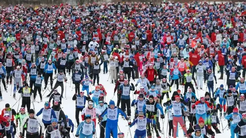 ☀️ Доброе зимнее утро!
А теперь — от горных лыж к беговым 🎿
Уже 14 февраля по всей стране стартует XLIV Открытая Всероссийская массовая лыжная гонка «Лыжня России – 2026» 🇷🇺❄️
Это не просто соревнован... | Сетка — социальная сеть от hh.ru