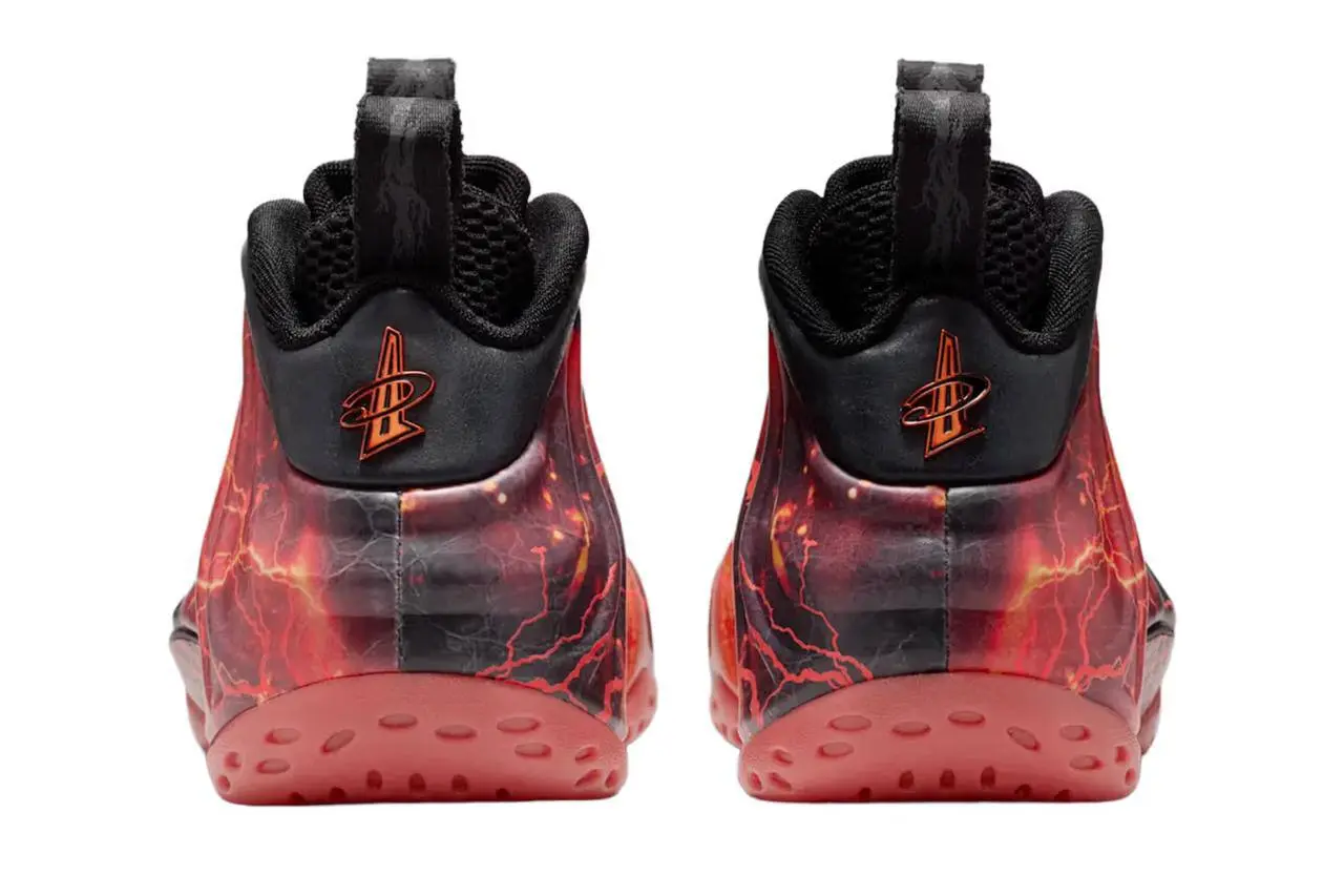 ✔️ Nike Air Foamposite One x «Очень странные дела» в расцветке Изнанки из сериала.
Продажи начнутся 13 февраля по 250 долларов — 19 тысяч рублей.
Берем? 😍 | Сетка — социальная сеть от hh.ru