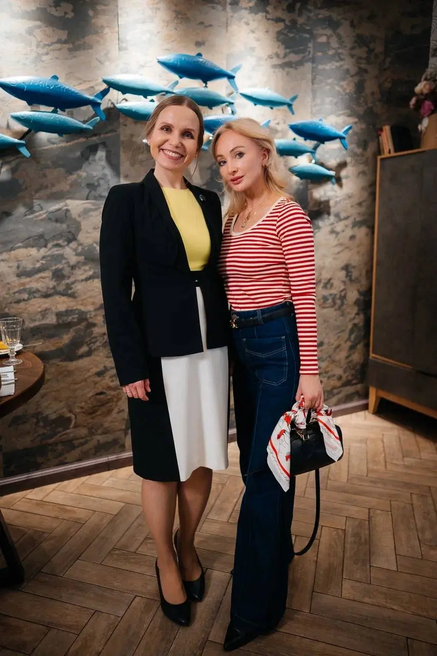 Выходные выдались насыщенными!
Кадры субботнего мастер-класса по столовому этикету. Удивительно теплая собралась компания💙🙏🏻 | Сетка — социальная сеть от hh.ru