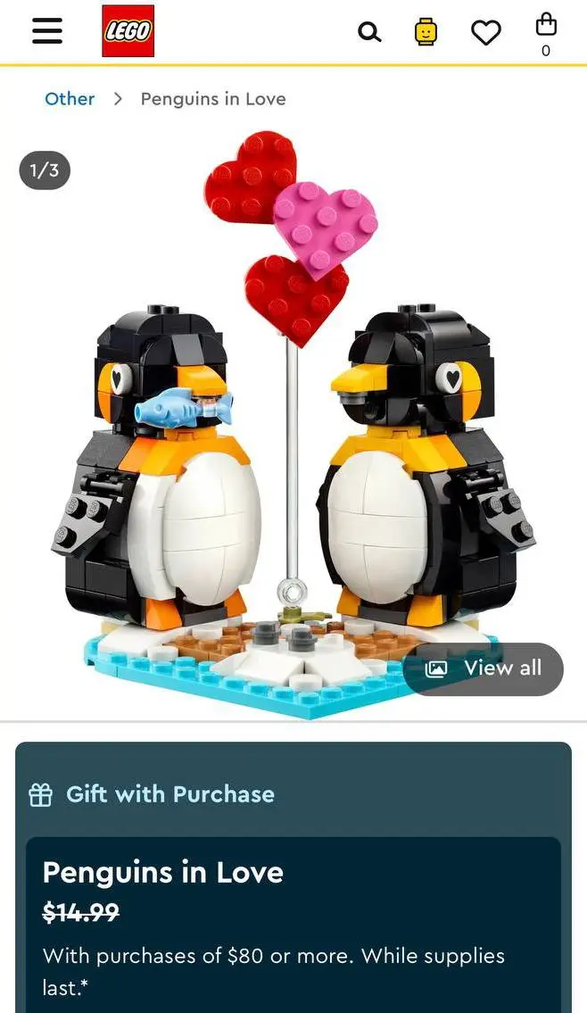 Lego дарит набор с влюбленными пингвинами за заказ от 80 долларов (6074 рубля). В наборе 278 деталей, из которых можно собрать льдину-сердечко, двух пингвинят, маленькую рыбку-лакомство и сердечки | Сетка — социальная сеть от hh.ru