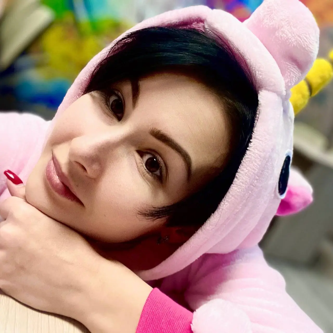 История №1 от вас: Как я неделю вела уроки в костюме розового единорога 🦄
Всем привет! Сегодня, как и обещала, раскрываю первую историю-победительницу из нашей игры | Сетка — социальная сеть от hh.ru