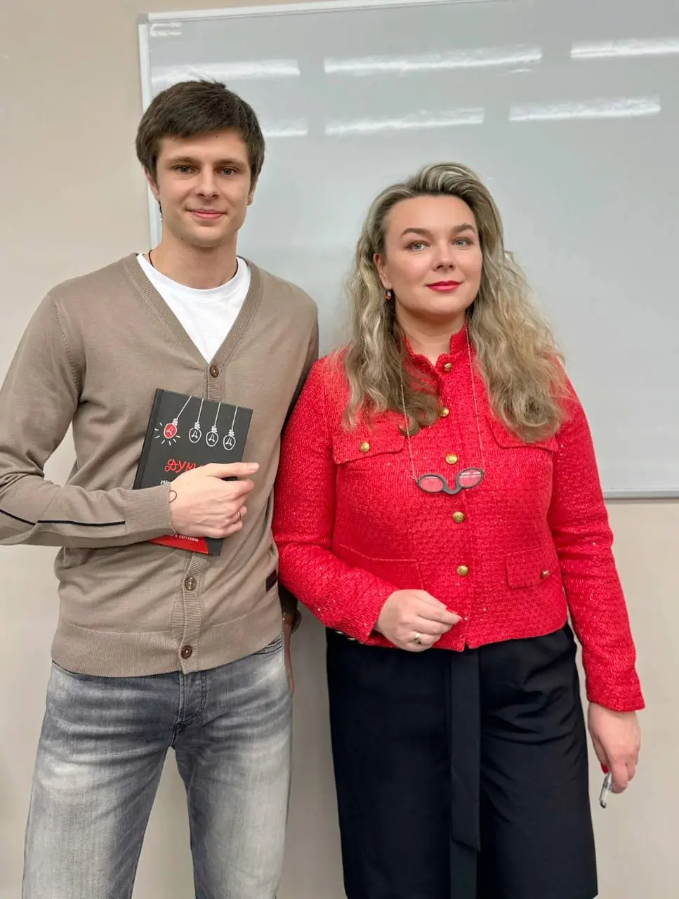 Приветствую, друзья! Бодрого вам начала недели! 💪
А я хочу начать неделю с нескольких тёплых слов и инсайтов по поводу предпринимательства 💼 по итогам мероприятий в Санкт-Петербурге, где мне удалось в... | Сетка — социальная сеть от hh.ru