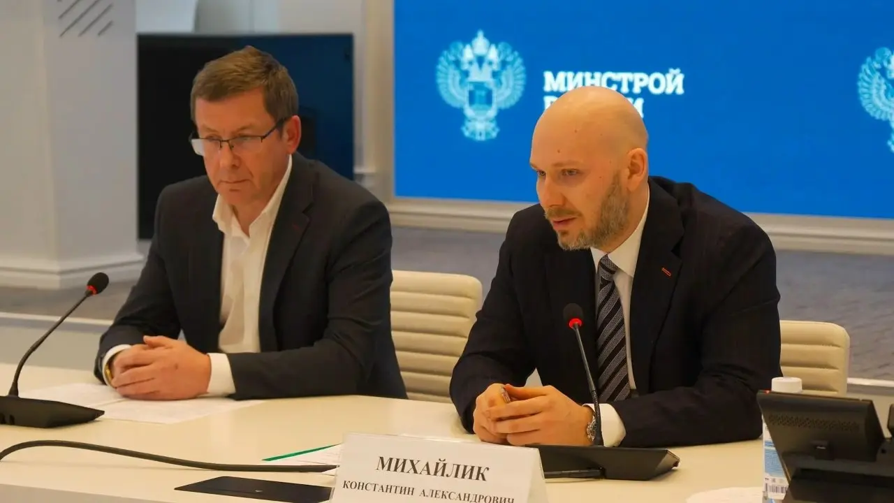 В Минстрое России состоялась рабочая встреча Молодежного совета Минстроя России и Молодежного совета Правительства Тульской области, открывающая начало серии «Мост регионов»
Спикерами встречи выступил... | Сетка — социальная сеть от hh.ru