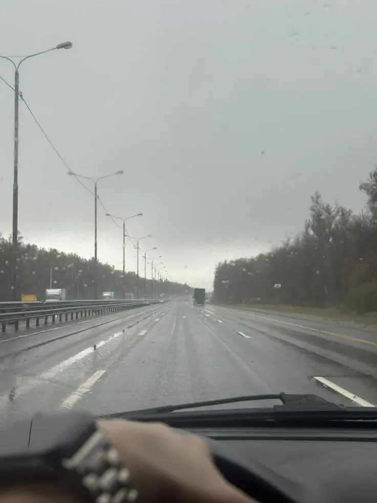 Хокку дня
2 февраля.
Снег сошел, окропляет дождь
Серое утро.
#хокку
#хайку | Сетка — социальная сеть от hh.ru