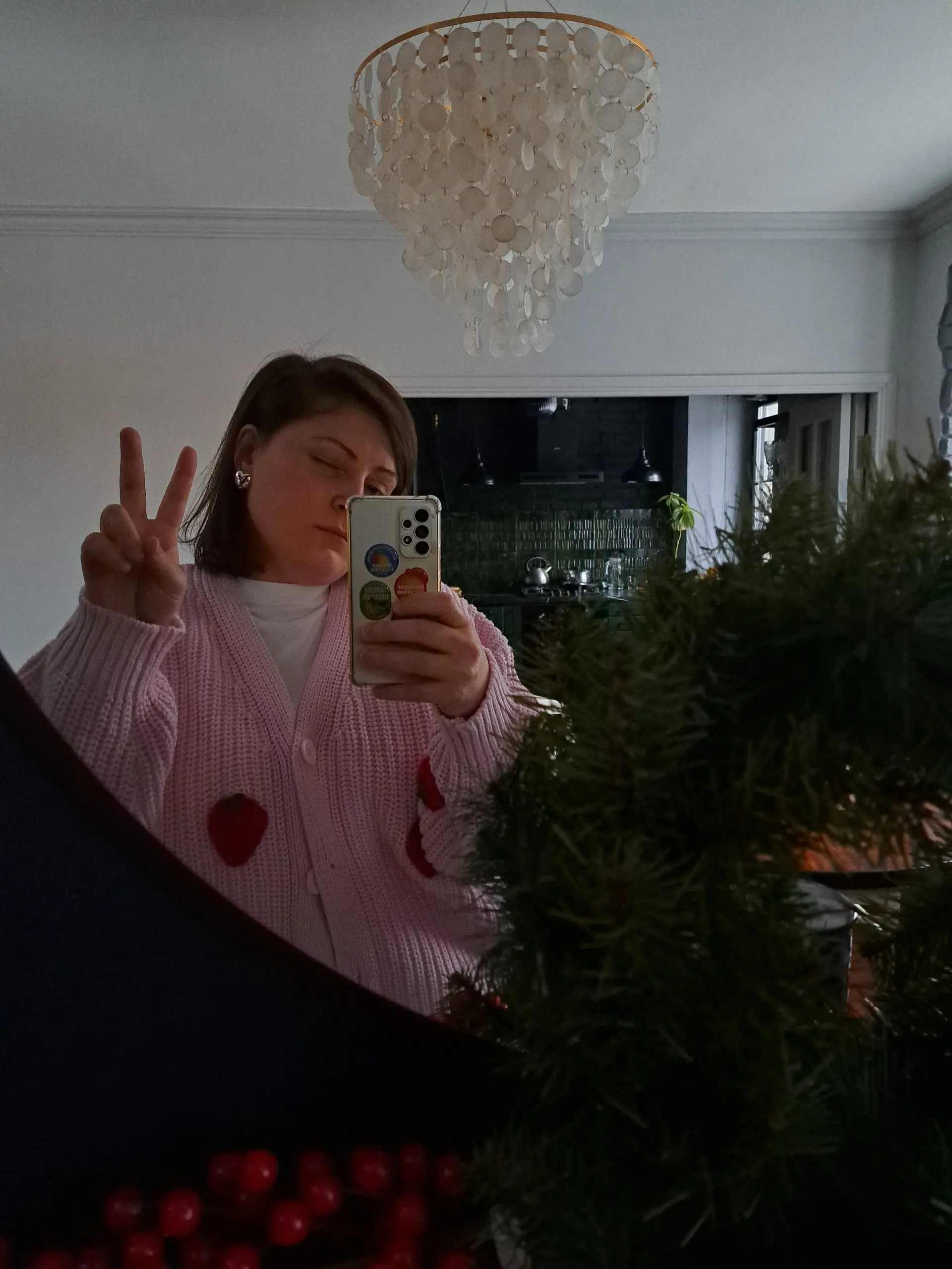 Цветотерапия🍓🍓🍓
Я сама себе придумала, что я так себя поддерживаю, когда мой уровень дофамина очень низкий - наряжаться в яркие цвета, люблю много больших и разных колец, забавные серьги, а розовый цв... | Сетка — социальная сеть от hh.ru