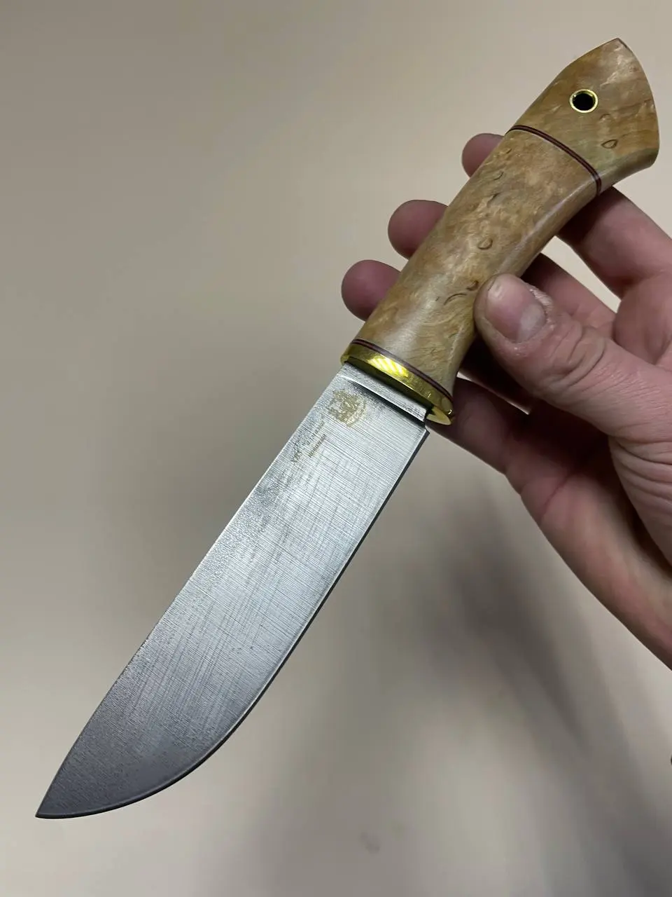 Всех приветствую 🤝
В продаже нож из кованой стали ХВ5 «алмазка»
Твердость:64HRC
Рукоять:стабилизированная карельская берёза
Ножны из кожи
Стоимость:6200₽ (без учета доставки)
Для оформления заказа ПИШ... | Сетка — социальная сеть от hh.ru