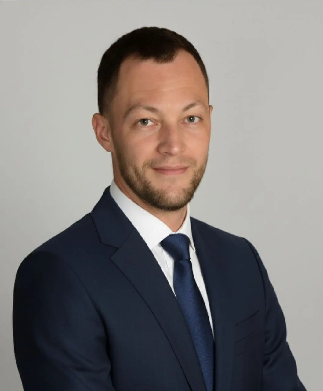 💎 Друзья! Делюсь сегодня с вами профилем сильного Операционного директора с опытом, который обычно стоит дорого и на вес золота. Это архитектор бизнес-процессов и кризис-менеджер в одном лице | Сетка — социальная сеть от hh.ru