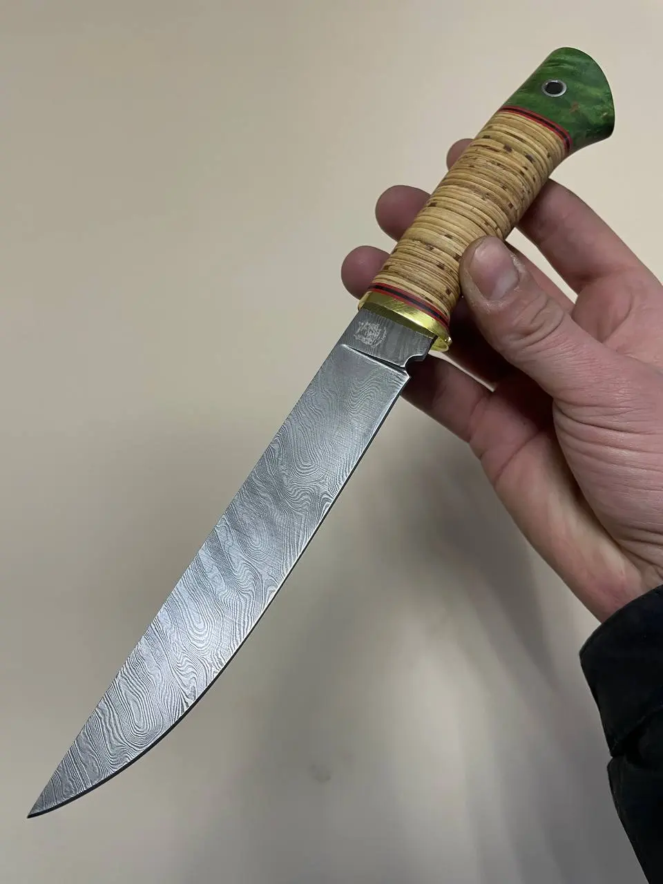 В продаже нож из кованой дамасской стали
В пакете ШХ-15,У-10
Твердость:62HRC
На рукояти береста и стабилизированная карельская берёза
Ножны из кожи
Стоимость:5700₽ (без учета доставки)
Для оформления ... | Сетка — социальная сеть от hh.ru