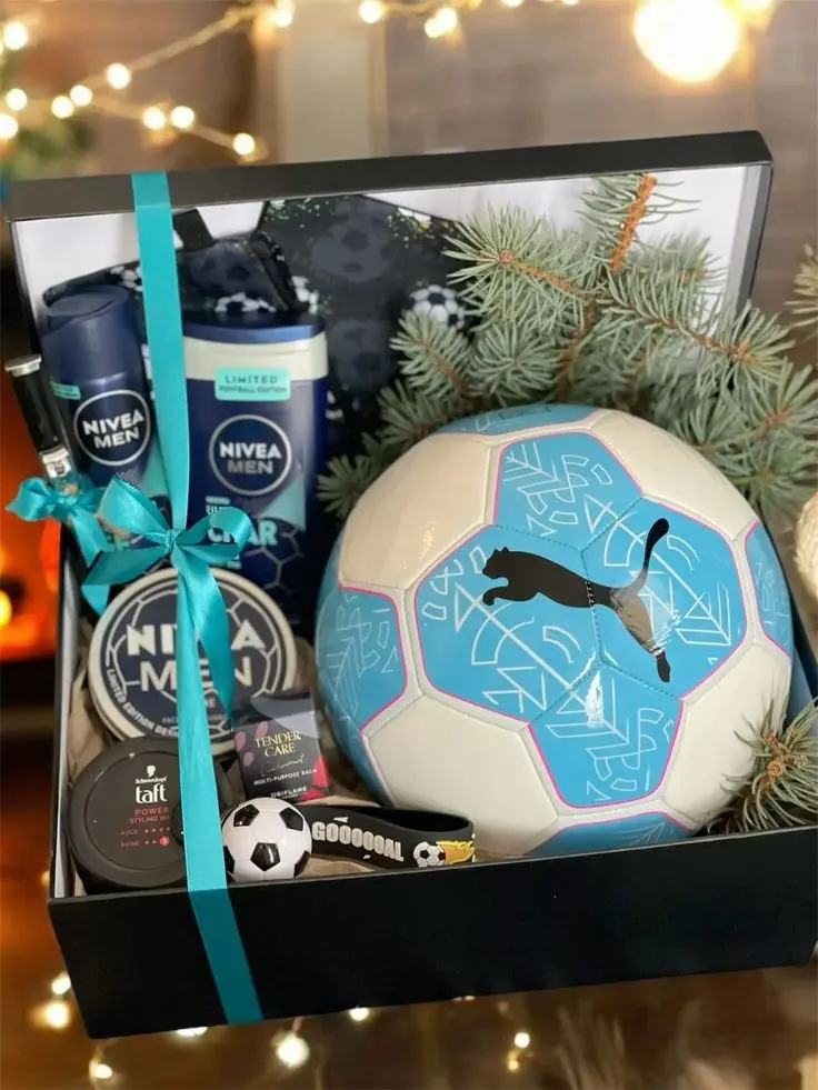 Праздничные боксы на 23 февраля — отличный способ поздравить мужчин и подчеркнуть их значимость! 🎁✨ В нашем ассортименте вы найдете разнообразные подарочные наборы, которые порадуют любого защитника | Сетка — социальная сеть от hh.ru