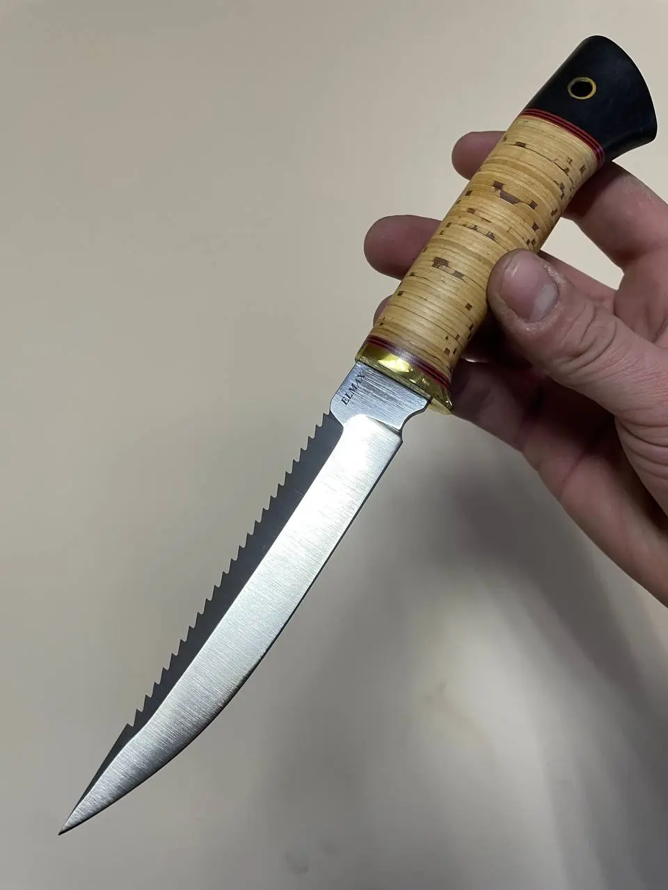 В продаже нож из порошковой нержавеющей стали Elmax со скидкой 🔥
Твердость:61HRC
Рукоять:береста,черный граб
Ножны из кожи
Стоимость со скидкой: 10900₽ (без учета доставки)
Для оформления заказа ПИШИТ... | Сетка — социальная сеть от hh.ru