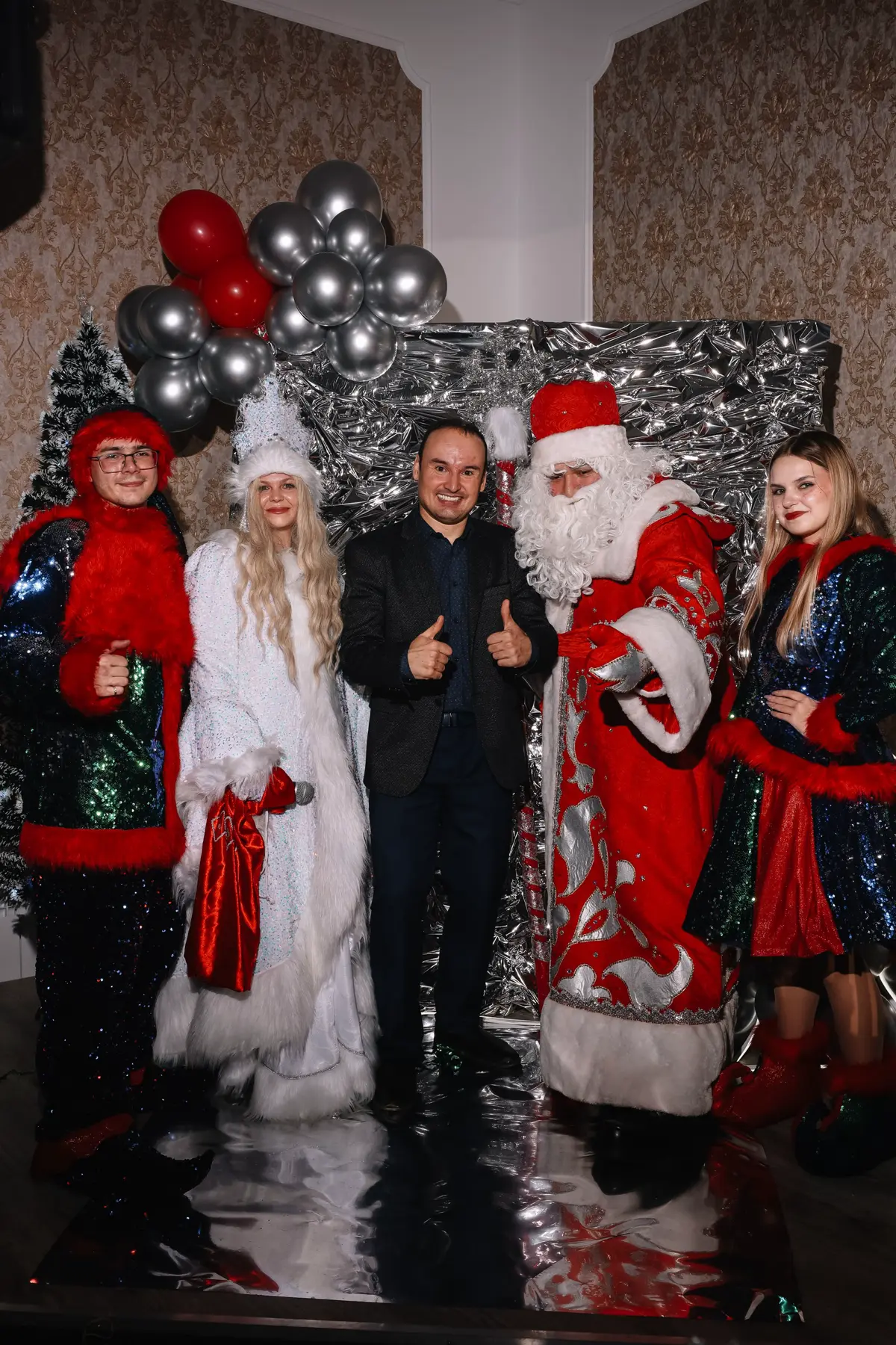 На двое февраль, но лучше поздно чем никогда
Всех с наступившими новогодними праздниками, и пора двигаться дальше в 2026 г.
По планам на текущий год | Сетка — социальная сеть от hh.ru