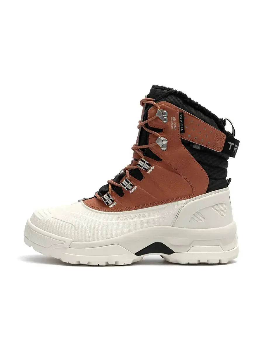 Недавно нарвался на рекламу бренда Traffa в одном из дизайнерских канальчиков.🛸
Решил изучить что ребята предлагают и мне понравилось увиденное | Сетка — социальная сеть от hh.ru