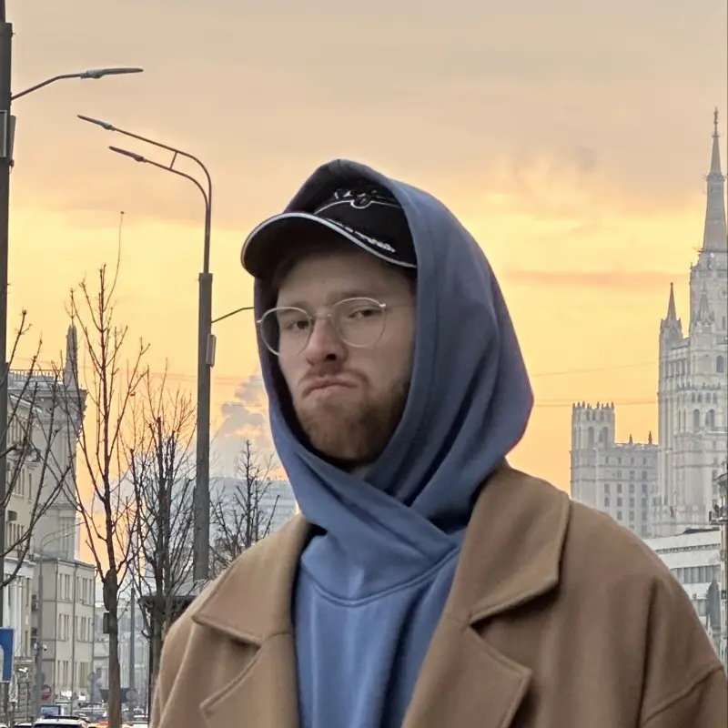 Илья Колобов