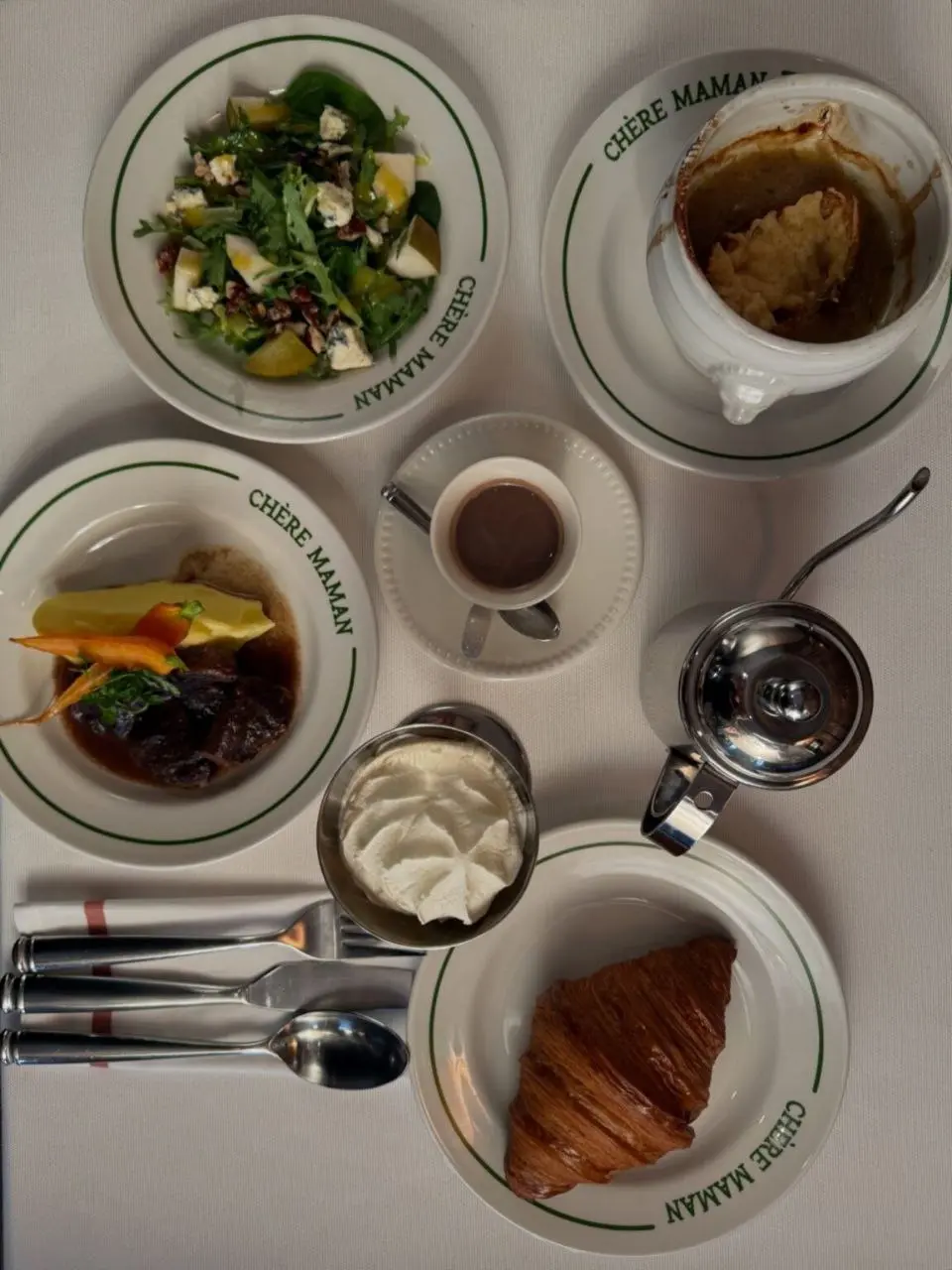 Привет, друзья! 👋
На днях с коллегами пришли на обед в ресторан Chère Maman - и увидели рекламу крутого события: фестиваля ресторанных концепций, который проходит в Москве и ещё 27 городах России!
✨ Ч... | Сетка — социальная сеть от hh.ru