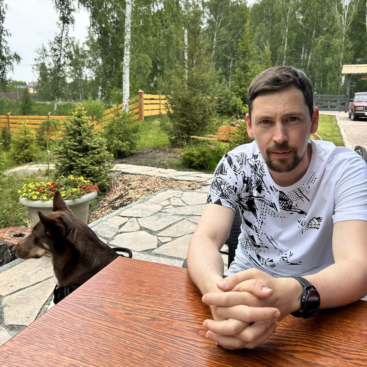 🧠 Вы всё понимаете головой. Но ничего не меняется.
Потому что психотерапия работает с картой, но чтобы изменить маршрут — нужно перепрограммировать навигатор на уровне тела | Сетка — социальная сеть от hh.ru