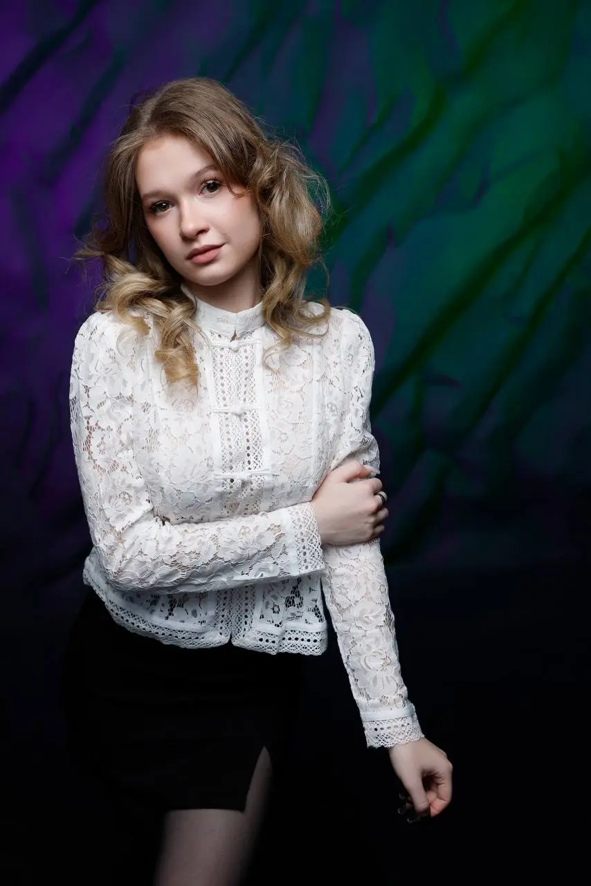 В наших выпускных альбомах каждый может быть собой 💜
Знаете, что мы заметили?
Сколько не снимаем в Новосибирске — все такие сильные 💚
Забронировать съёмку можно тут
Каталог дизайнов альбомов: vk | Сетка — социальная сеть от hh.ru