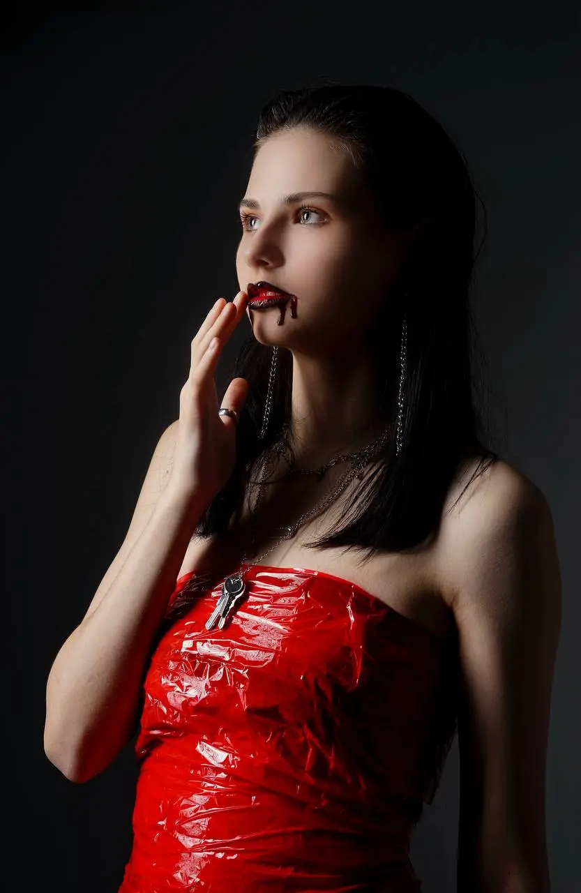 Это яркое подтверждение того, как минимализм в сочетании с нестандартными деталями может создавать выразительный и запоминающийся стиль | Сетка — социальная сеть от hh.ru