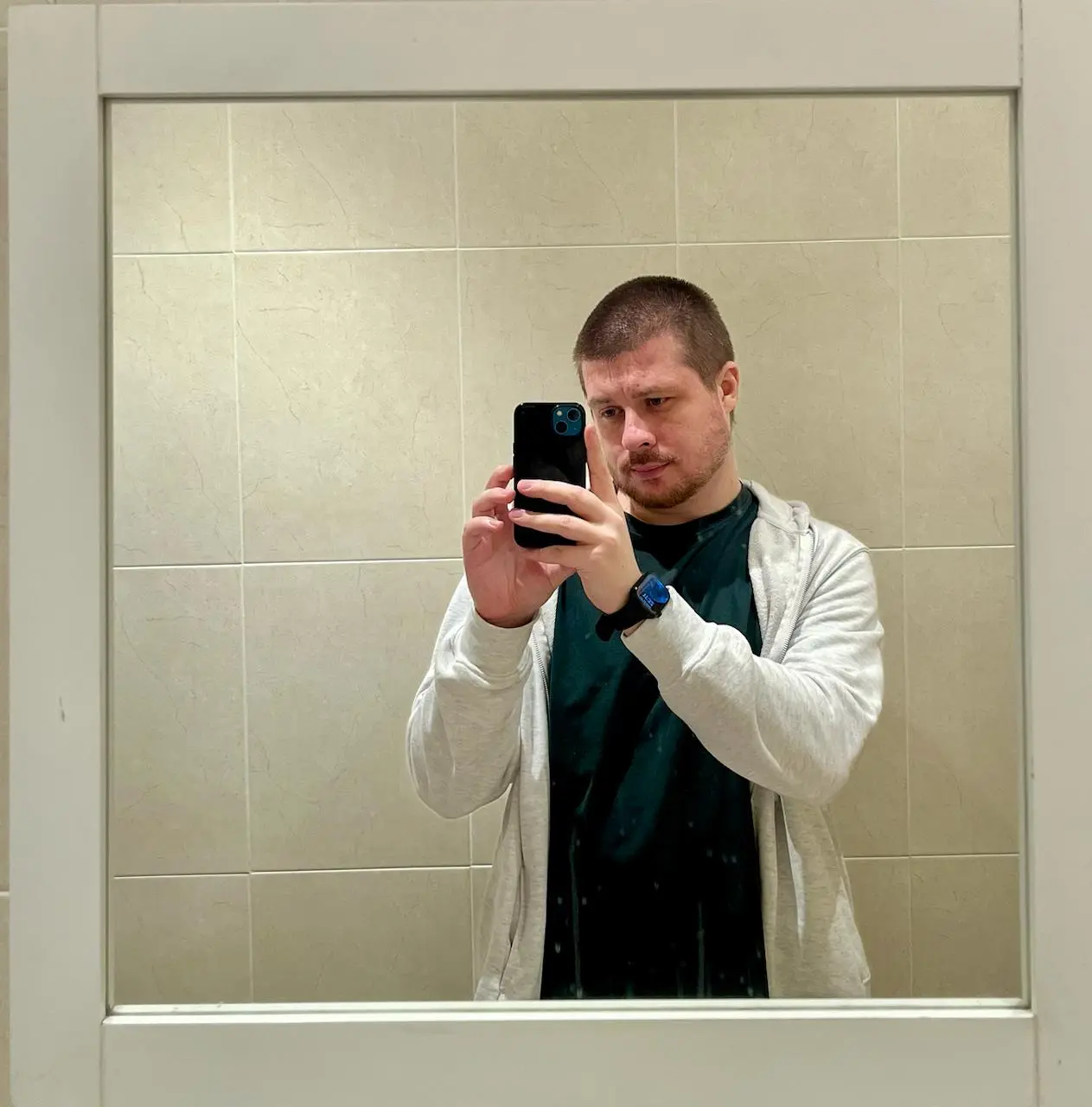 📌 Беру 5 человек на сопровождение до оффера.
Формат для тех, кто уже вымотался в поиске. Кто застрял между откликами, тишиной и «вроде было собеседование, но дальше — ничего» | Сетка — социальная сеть от hh.ru
