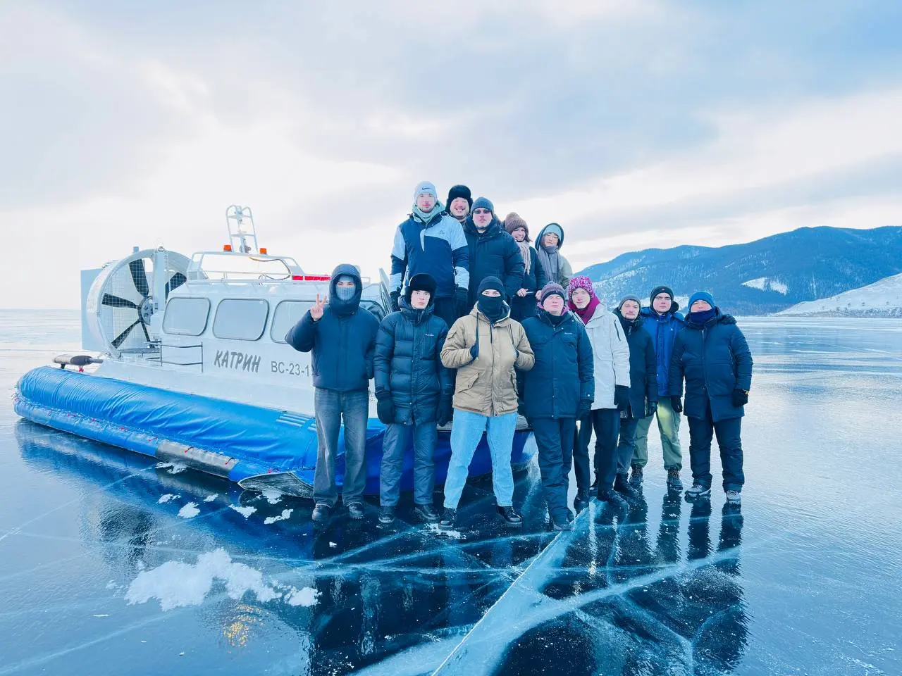 В этот уик-энд, на берегу озера Байкал я участвовал в стратегической сессии ИК Сар. Это передовая компания, занимающаяся разработкой и производством оборудования для атомной промышленности | Сетка — социальная сеть от hh.ru