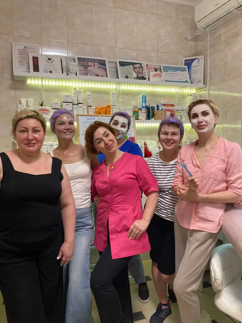 Всем привет дорогие девочки❤️
Объявляется набор в новую группу
«школы красоты»!!!
Многие хотели попасть,
но не было возможности открыть такую группу
сейчас приглашаю всех желающих ,
пишите в личные со... | Сетка — социальная сеть от hh.ru