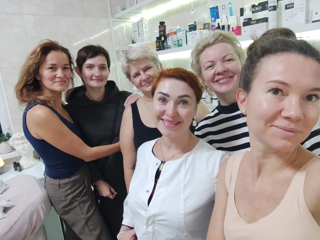Всем привет дорогие девочки❤️
Объявляется набор в новую группу
«школы красоты»!!!
Многие хотели попасть,
но не было возможности открыть такую группу
сейчас приглашаю всех желающих ,
пишите в личные со... | Сетка — социальная сеть от hh.ru