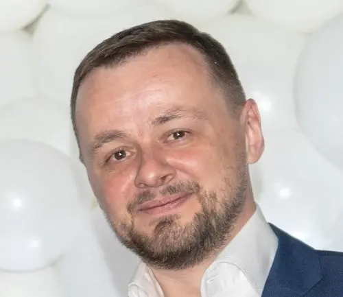 Aлександр Hoвиченкo