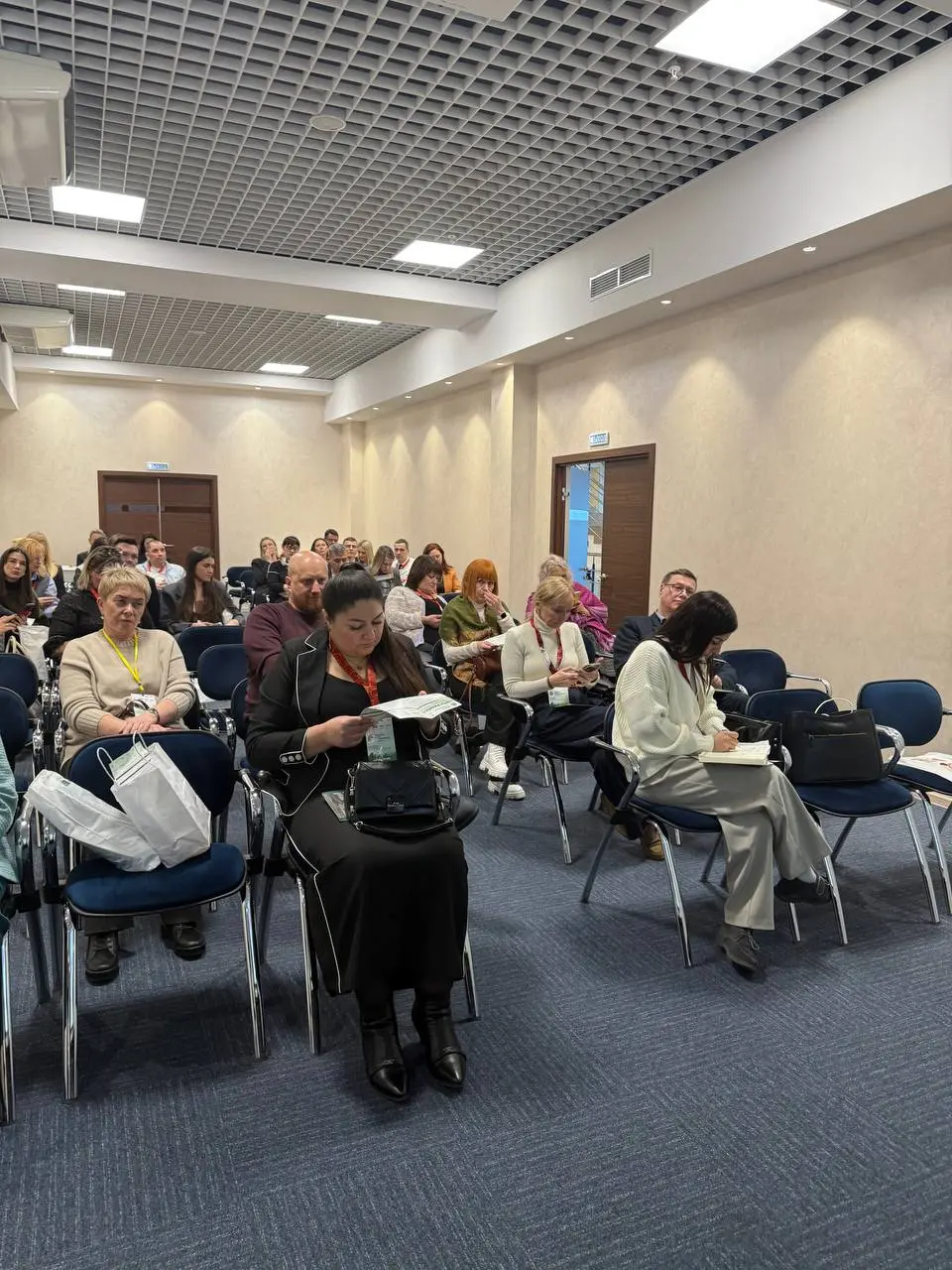 Выступаю сегодня в Омске с темой «Соцсети будущего для агента | Сетка — социальная сеть от hh.ru