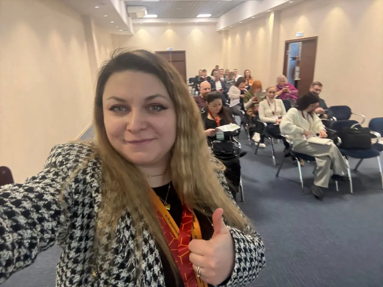 Выступаю сегодня в Омске с темой «Соцсети будущего для агента | Сетка — социальная сеть от hh.ru