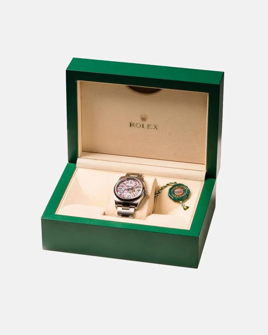 Rolex. Время пролетает.
Проект Milfshake превратил фразу «время пролетает» в арт-объект.
Построив отель для мух и внедрив в рацион красители, получили дизайн.
Каково искусство, а 🪰 | Сетка — социальная сеть от hh.ru