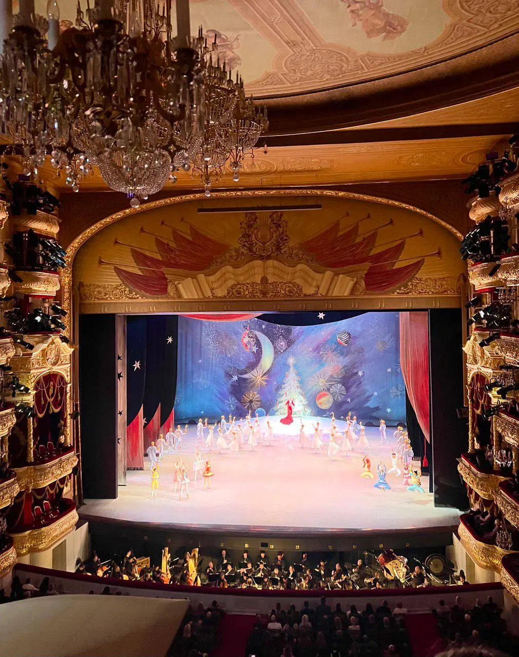 🎭Сегодня откроют продажи билетов в Большой театр по спецтарифам
5 февраля в 20:00
Акция распространяется на оперы «Семён Котко» и «Сервилия», балеты «Марко Спада» и «Анюта», а также на театрализованны... | Сетка — социальная сеть от hh.ru