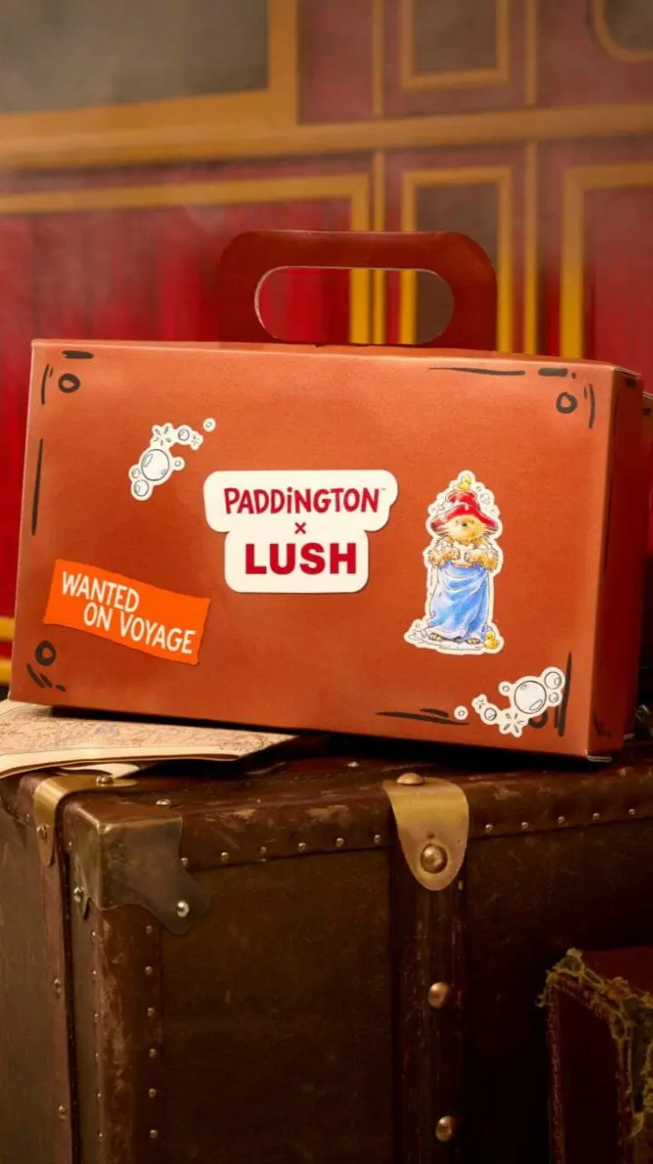 6 креативных находок в бренд-дайджесте этой недели:
1️⃣ Lush x Paddington
Бренды объединились по ценностям и запустили коллаборацию с очень милым содержимым: бомбочки для ванны в виде самого медвежонк... | Сетка — социальная сеть от hh.ru