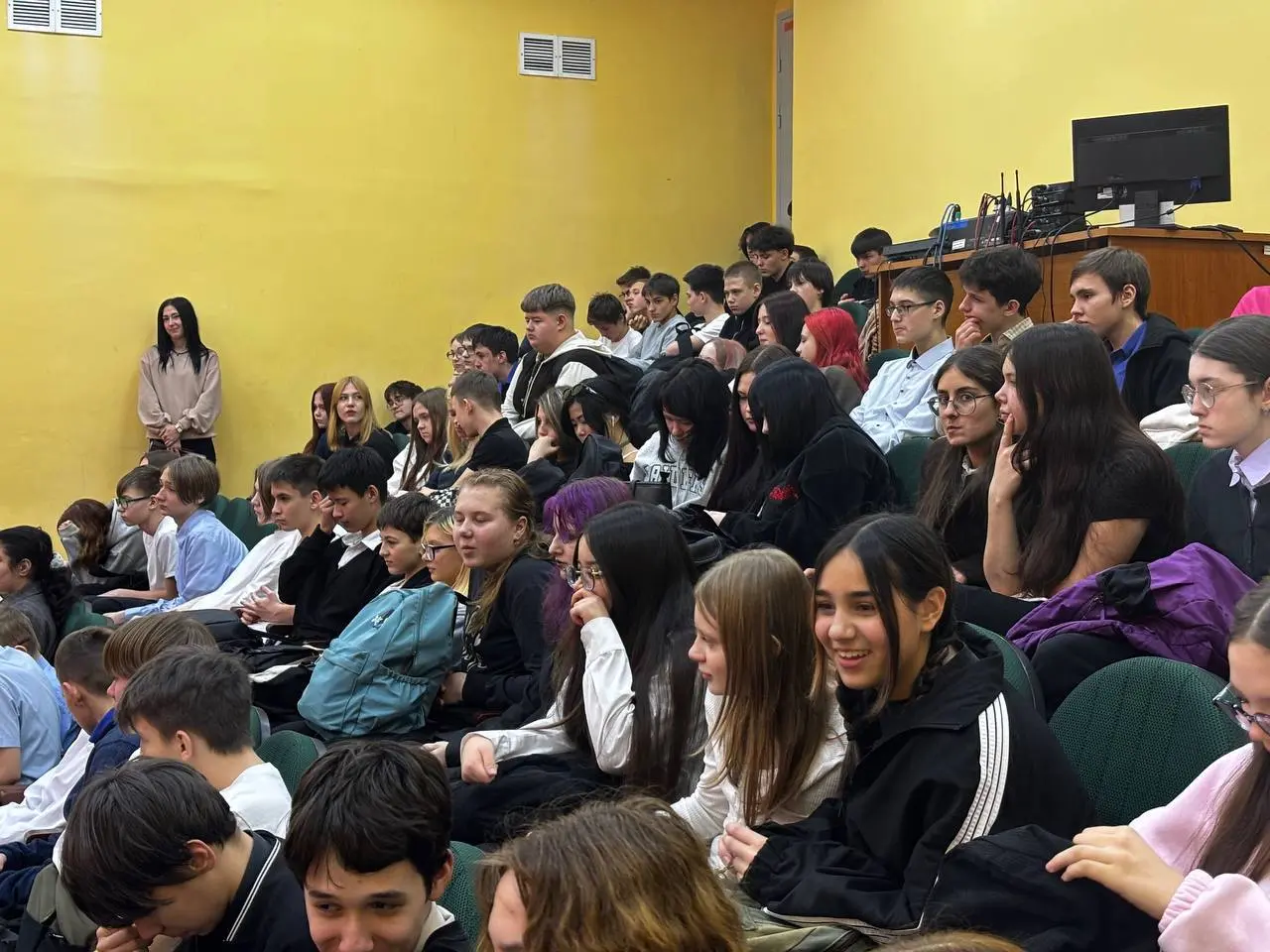 ⚡️В «Действуй» зажигаются идеи и появляются будущие предприниматели
Сегодня в МАОУ СОШ №6 г | Сетка — социальная сеть от hh.ru