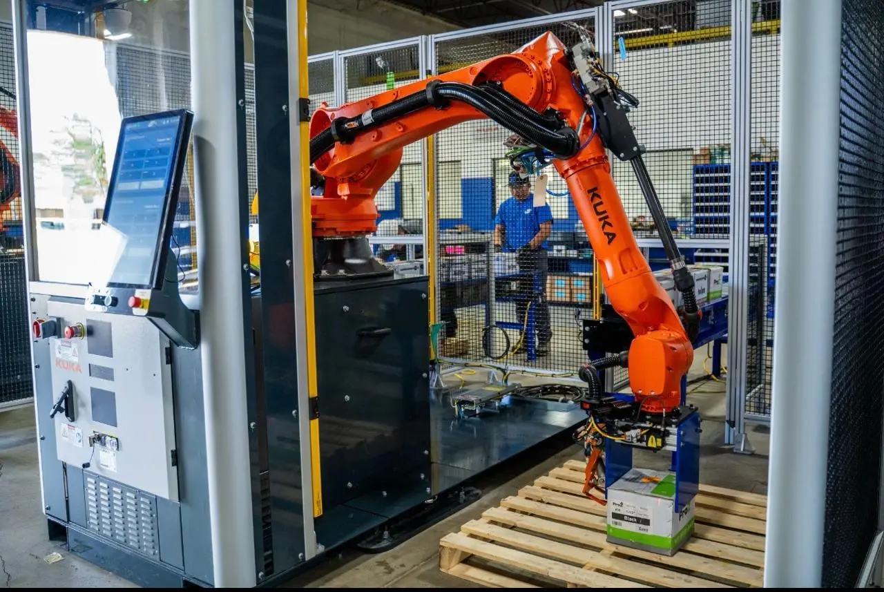 🏢 ООО «ЕМС Групп» — официальный партнер KUKA в России
Повышаем ритм и стабильность производства до максимума! 🤖
🟧 Умная паллетизация для улучшения ритма на конце линии
Ключевой этап — укладка продукци... | Сетка — социальная сеть от hh.ru