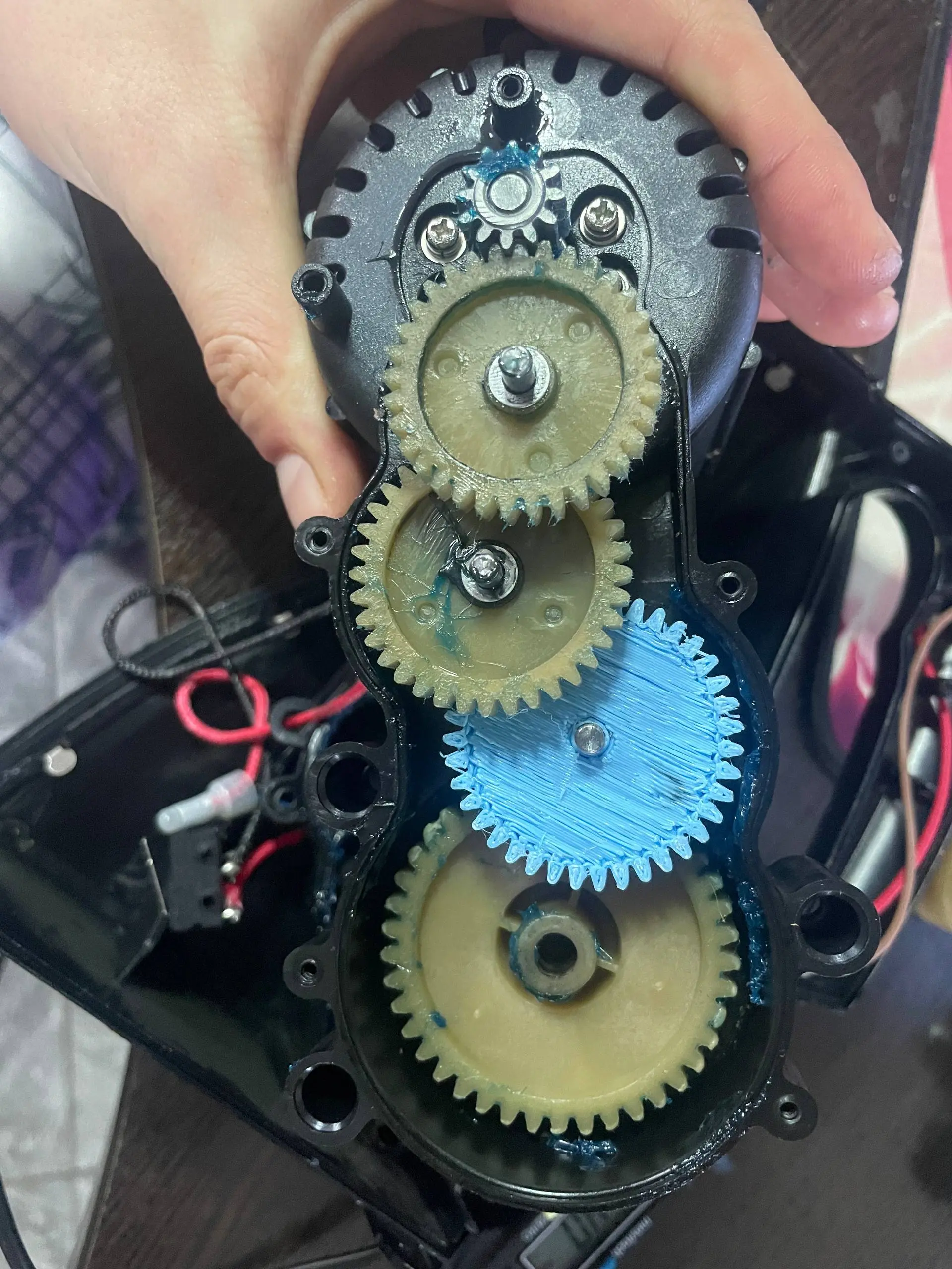 Отвлекся от визуализации проекта — переключился на моделирование для печати. 🖨️
Задача: создать шестерню для электротёрки с нуля.
Сложности: главный враг — правильный размер зубов | Сетка — социальная сеть от hh.ru