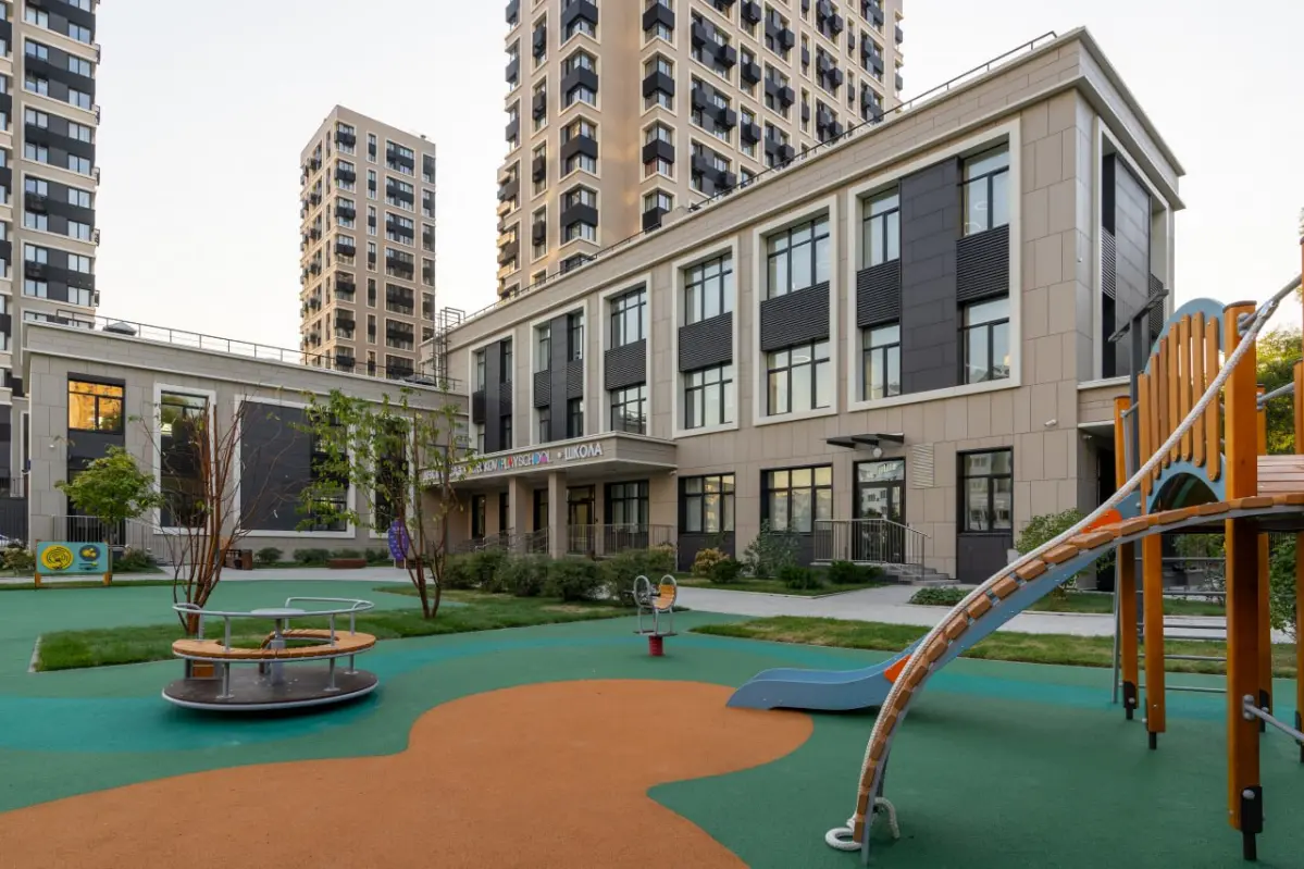 Освещение кампуса RYBAKOV PLAYSCHOOL | Сетка — социальная сеть от hh.ru