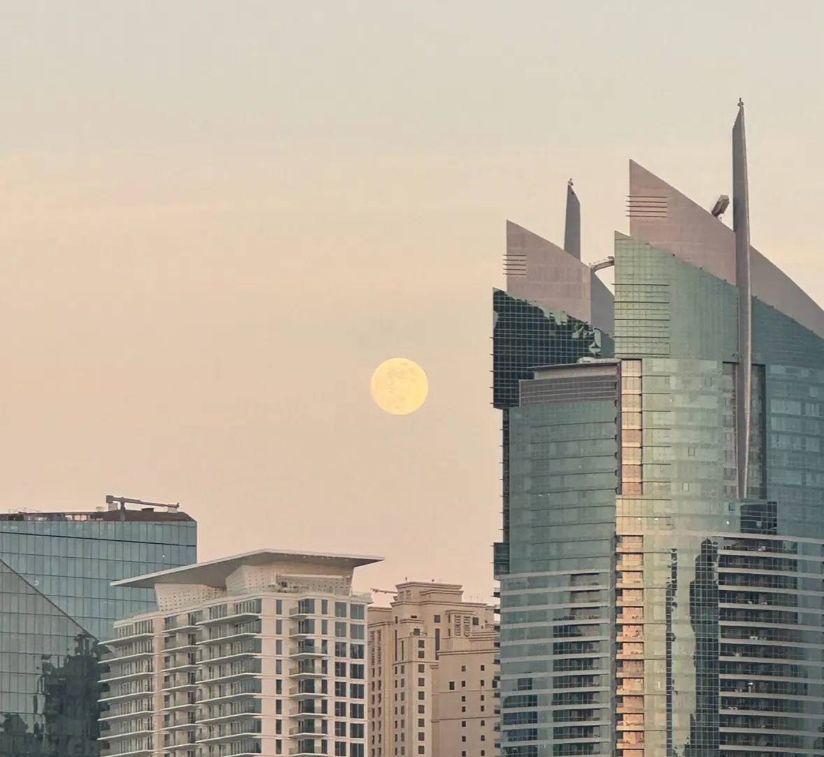 Конституционный Суд разрешил регистрироваться в апартаментах | Сетка — социальная сеть от hh.ru